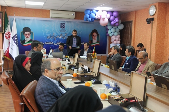 اولین جشنواره آموزشی همزمان با مراسم تجلیل از مقام شامخ استاد در دانشکده علوم پیراپزشکی برگزار شد.
